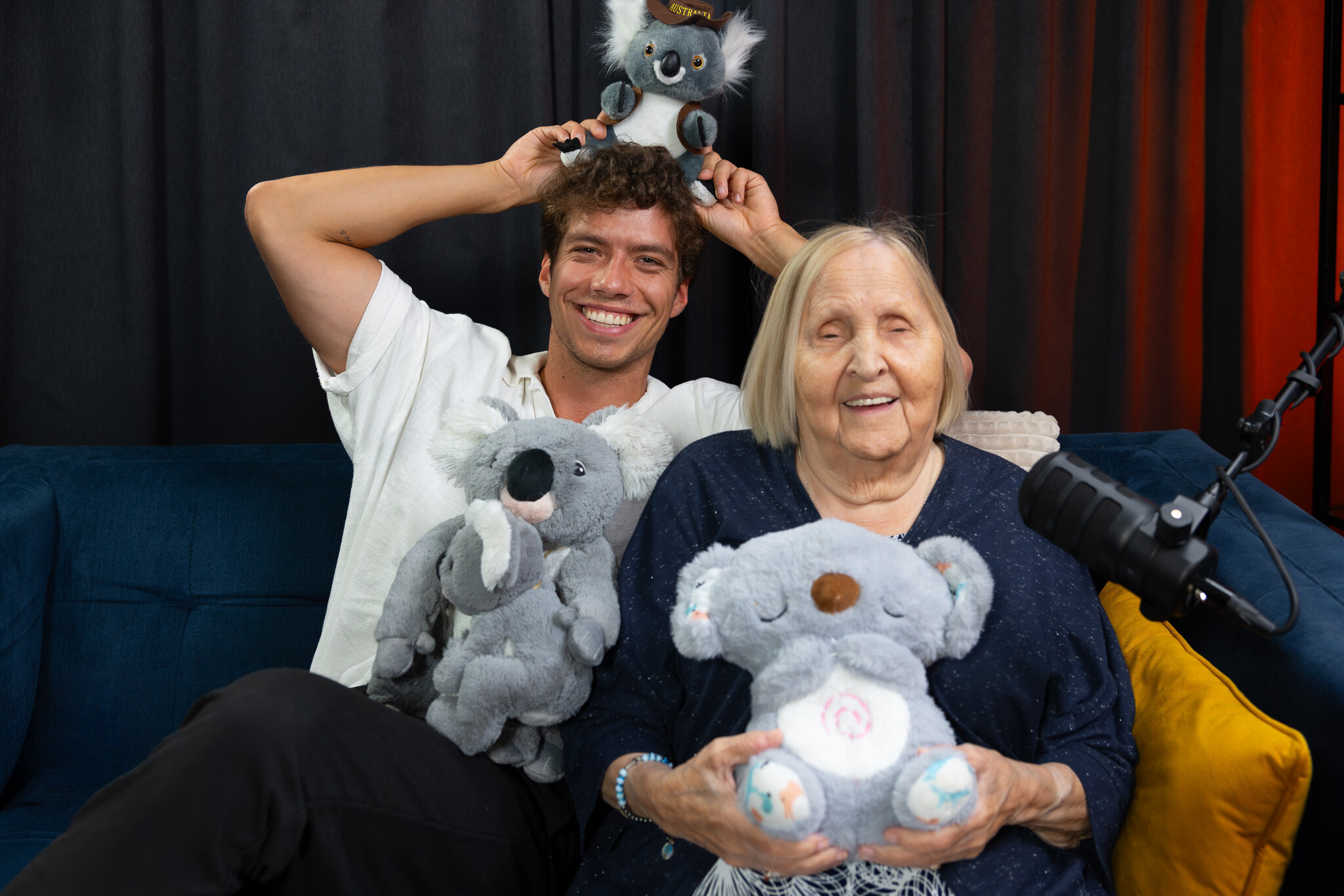 Pani Helena Urbaniak i Damian Stefańczyk w Old Monkey Studio na nagraniu podcastu "Pokolenia" fot. Dorota Braziewicz